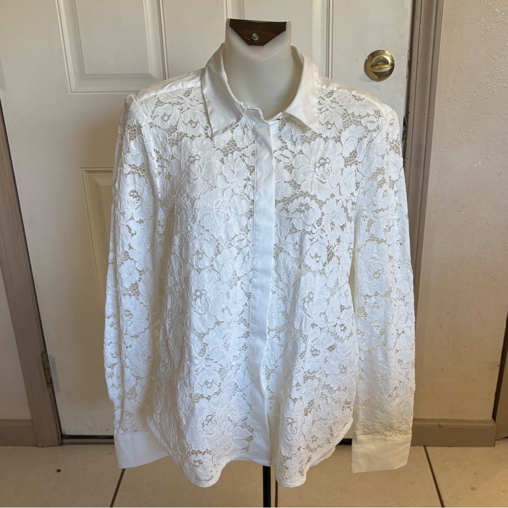 Med Ann Taylor White Lace Collared long Sleeve blouse/sleeveless Cami.  In EUC!